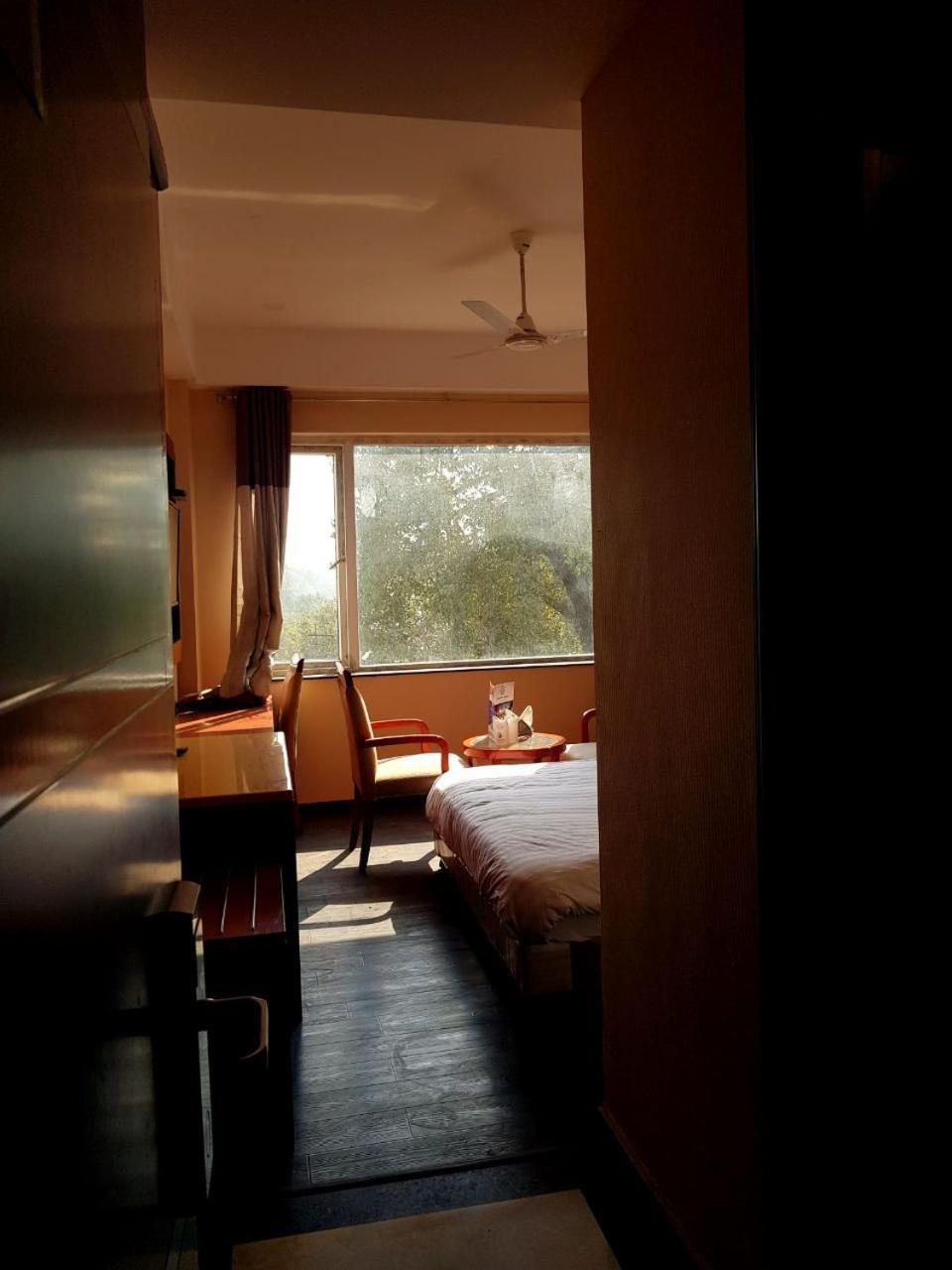 Hotel Blue Lagoon Haridwār Eksteriør billede