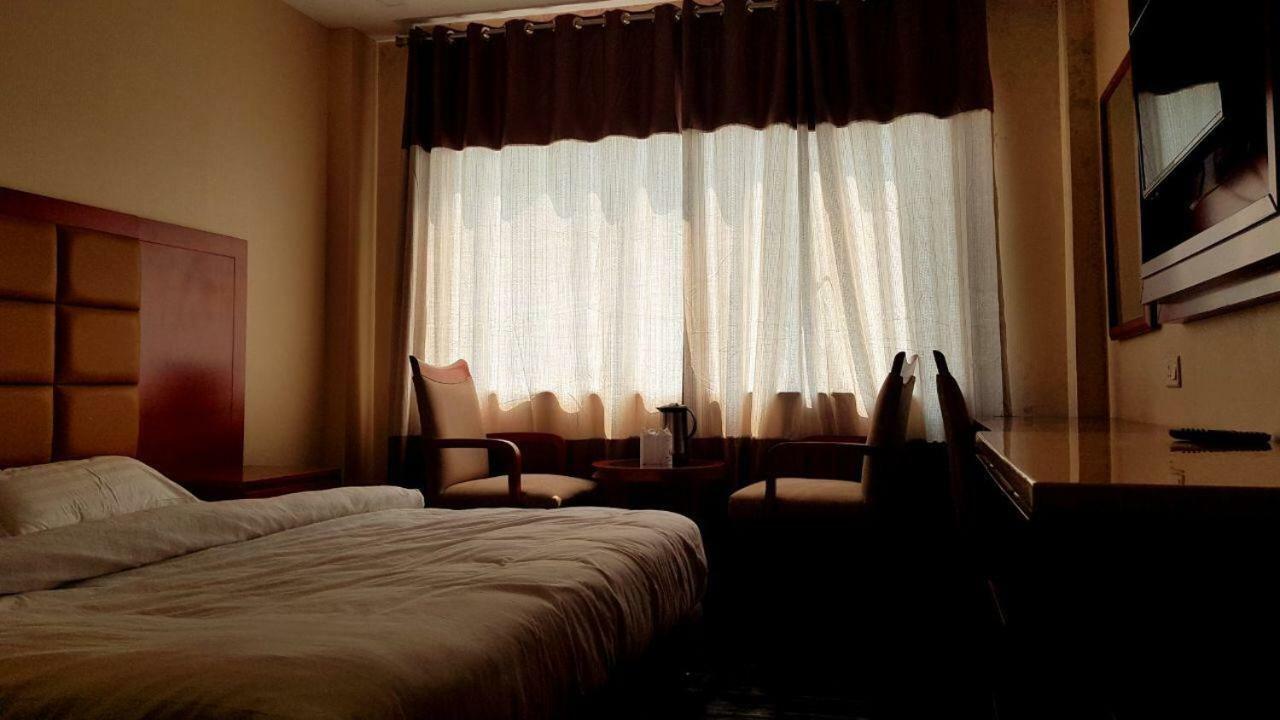 Hotel Blue Lagoon Haridwār Eksteriør billede